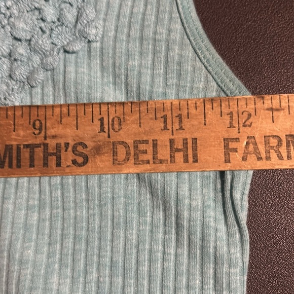 Hollister teal blue flowered appliqué tank top - Picture 5 of 8